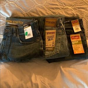 NWT! Bundle of jeans for men!